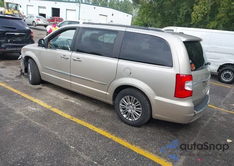 2015 Chrysler Town & Country Touring-L z USA, uszkodzony, nr VIN 2C4RC1CG0FR674158
